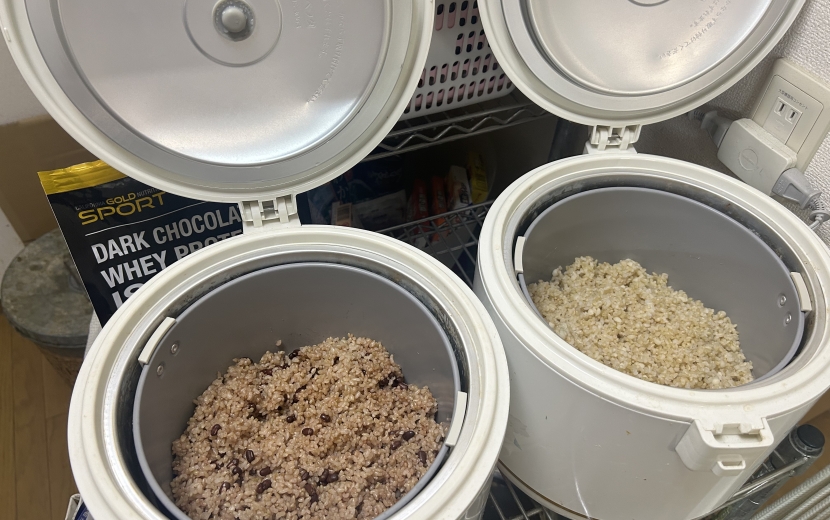 《酵素玄米》と、《はと麦発芽玄米》の保温ジャー